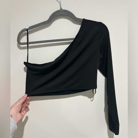 SHEIN Crop Top - Picture 2 of 3